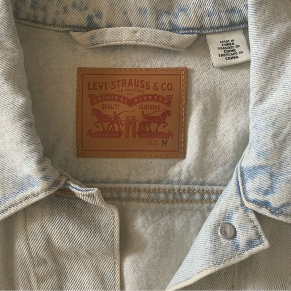 Levi’s Denim Jacket - lightwash denim - Picture 3 of 3
